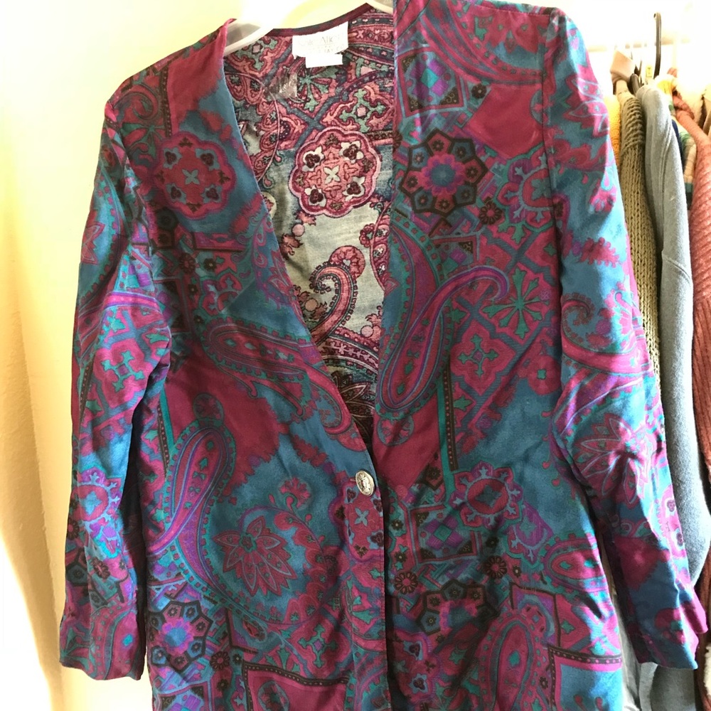 One button blouse